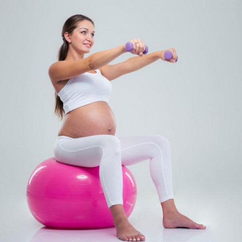 Гимнастический мяч для маминых задач - статья из серии «Здоровье ребенка»