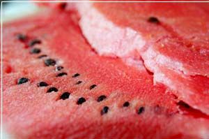 Арбуз и малыш