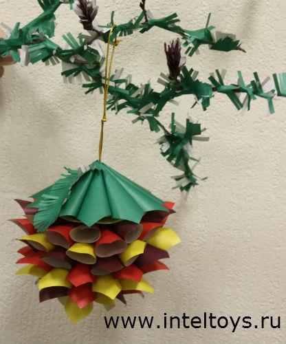 Кедровая шишка из цветной бумаги
