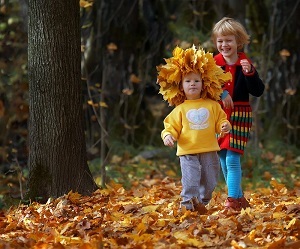 Чем заняться с ребенком осенью: 10 идей для родителей