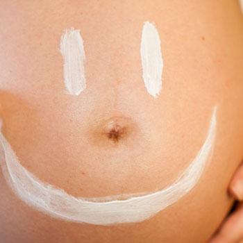 Как избавиться от растяжек во время беременности: проще предупредить, чем лечить