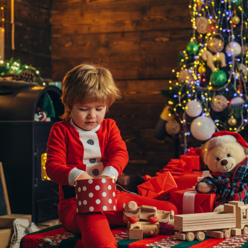 Выбираем подарки на Новый год детям 3 лет